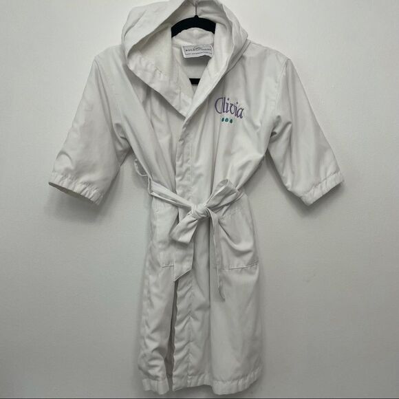 Microfiber Kids Hooded Bathrobe Personalized with "Olivia" - Picture 10 of 10